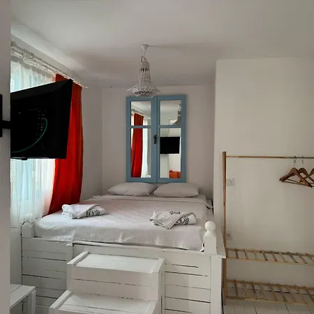 1881 Hotel *