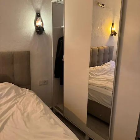 1881 Hotel *